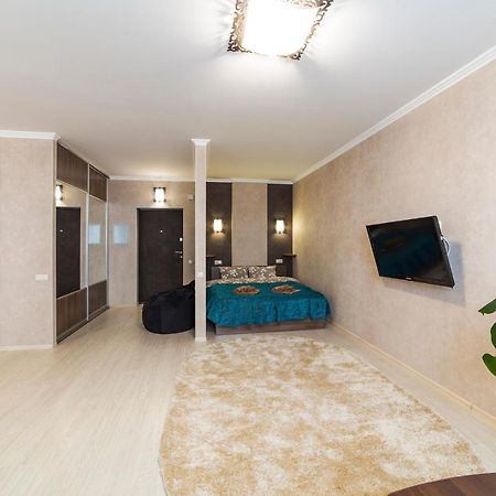 Studio Apartment On Bazhana Kiev Eksteriør bilde